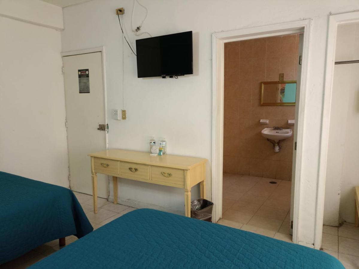 Hotel San Carlos Irapuato Bagian luar foto