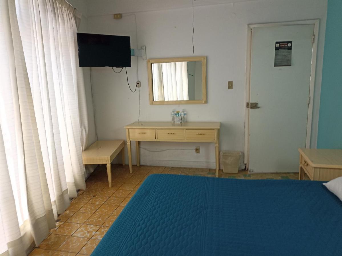 Hotel San Carlos Irapuato Bagian luar foto